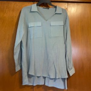 ⭐️Light weight l/s tunic blouse.  1x